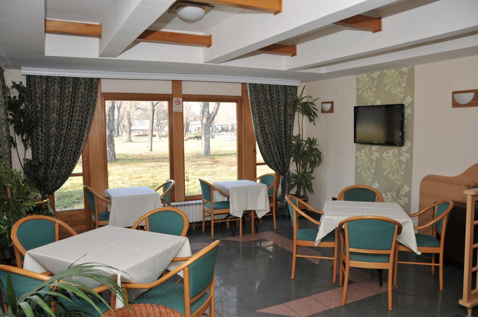 Hotel Kanet Skopje Zewnętrze zdjęcie